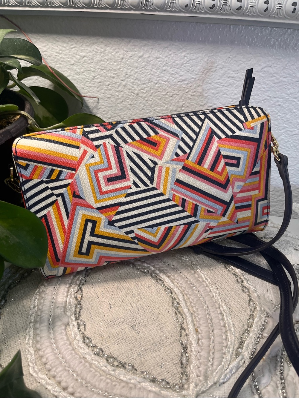 Tory Burch Kerrington Multicolor Geometric Crossbody Bag - Picture 4 of 14